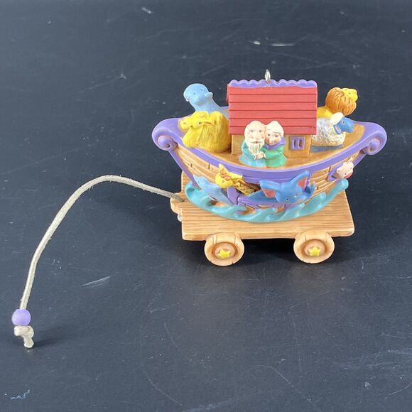 Hallmark Keepsake Vintage Safe In Noah's Ark 2000 Pull Toy Christmas Ornament - Picture 2 of 16